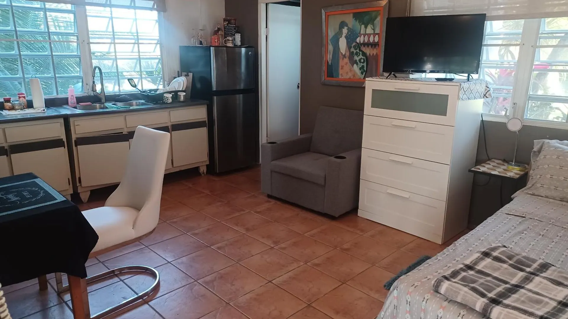 Swim & Paint Art Retreat Apartment Las Piedras Puerto Rico